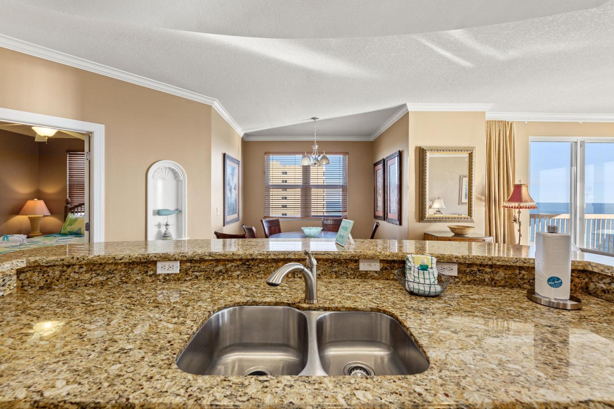 Gulf Front Master Bedroom! 2 Pools & Hot Tubs! Sleeps 8! 파나마 시티 외부 사진